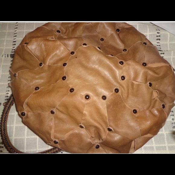 DAVID & SCOTTI LEATHER SCARF LARGE STUDDED SATCHEL BAG - BROWN - Picture 8 of 9